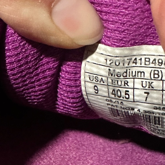 Brooks Women's Blue and Purple Running Shoes size 9 - Picture 8 of 8